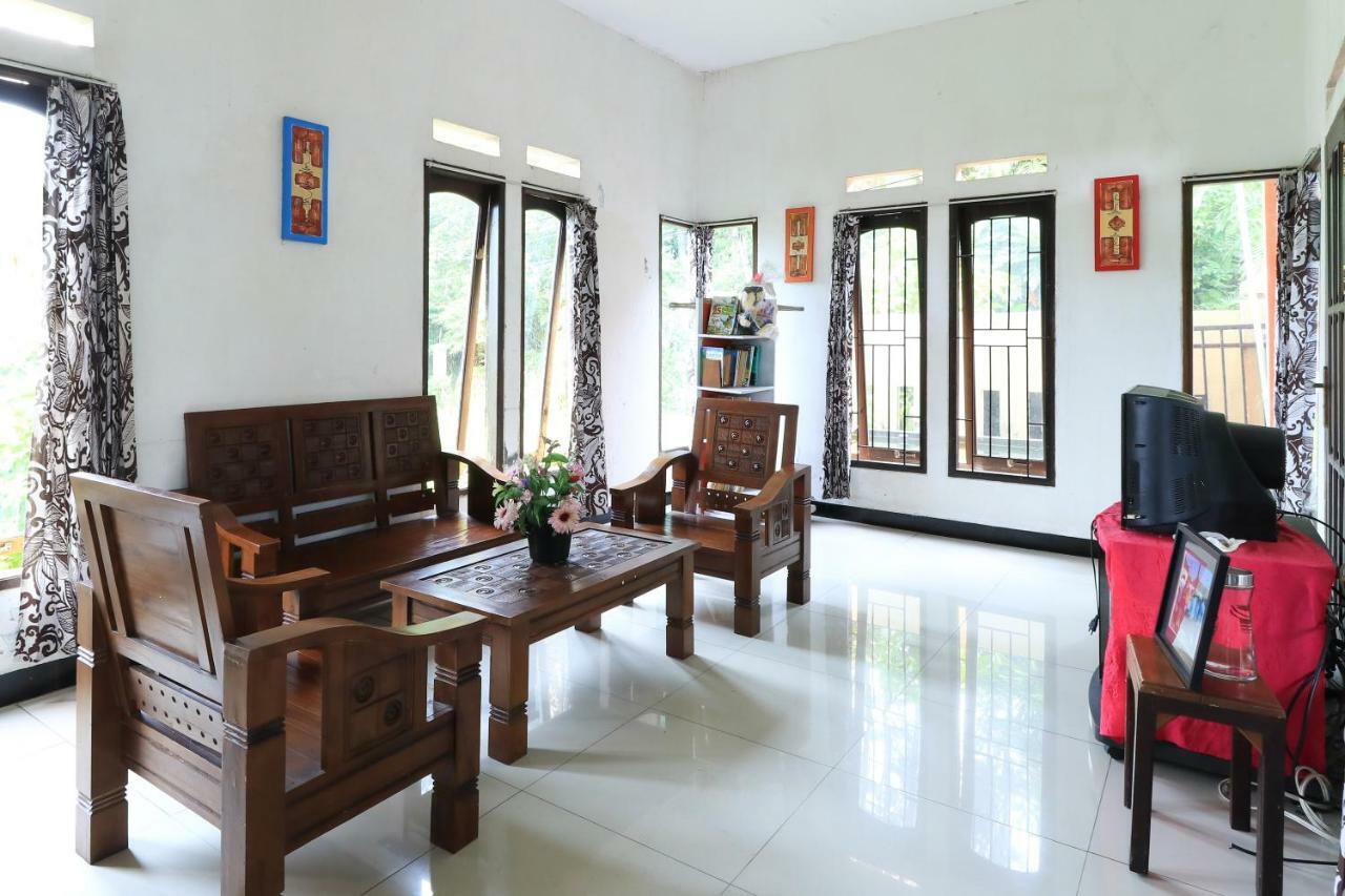 Sentosa76 Guest House Balikpapan  Exterior photo